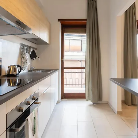 Contemporary Artist - Apartamento *