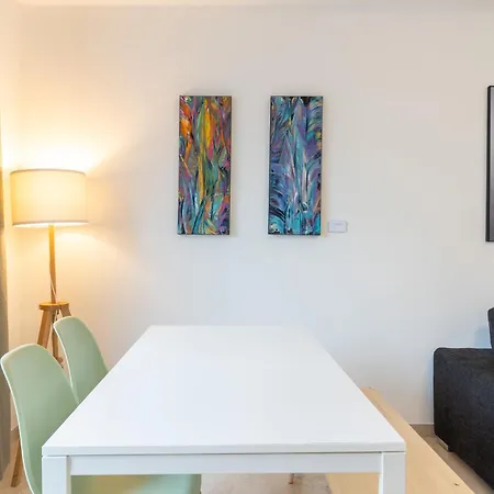 Appartement Contemporary Artist - *