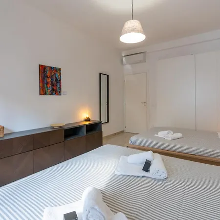 Contemporary Artist - Apartamento *